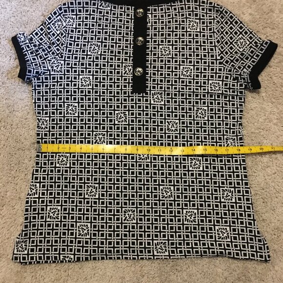 Byzantine Lion Tile and Square Weave Short Sleeve Tee - Picture 12 of 15